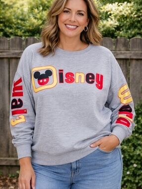 Disney Mickey Mouse Sweatshirt XL Gray Graphic Pullover Walt Disney World Lounge